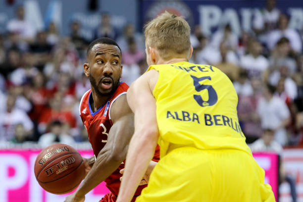 因任何原因 因任何原因