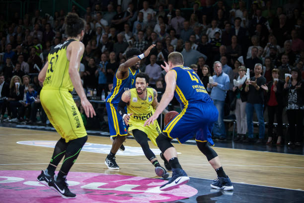 极的逼抢 极的逼抢