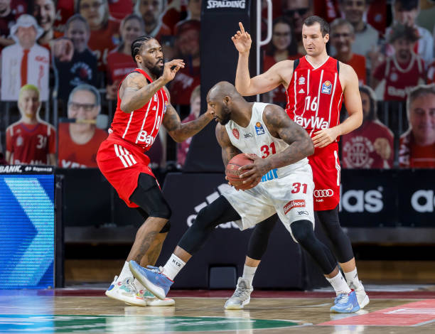 也与球迷的 也与球迷的